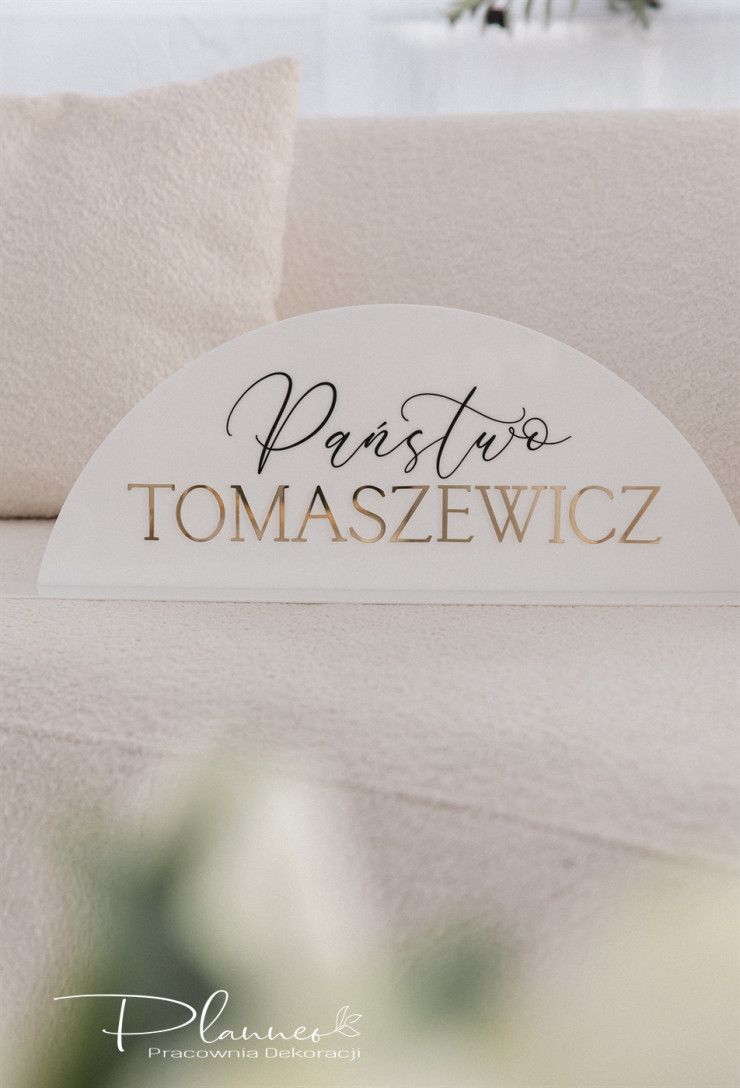Tabliczka z nazwiskiem na stół Pary Młodej Państwo
