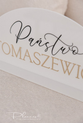 Tabliczka z nazwiskiem na stół Pary Młodej Państwo złoty napis