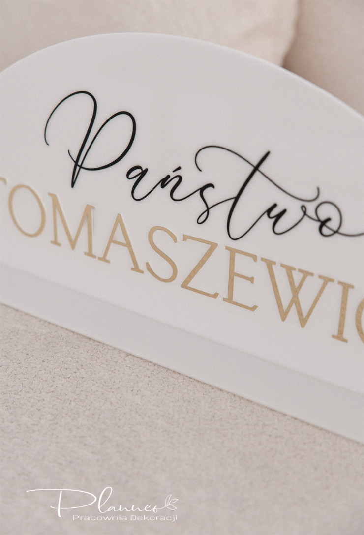 Tabliczka z nazwiskiem na stół Pary Młodej Państwo złoty napis