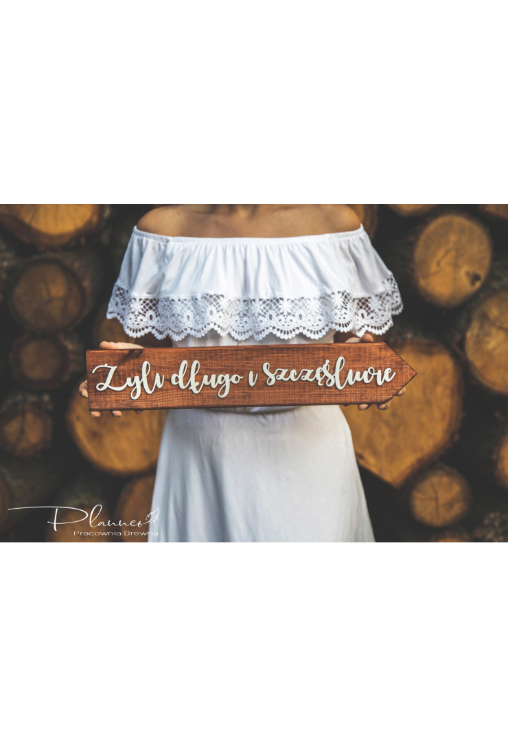 Drewniany drogowskaz ślubny