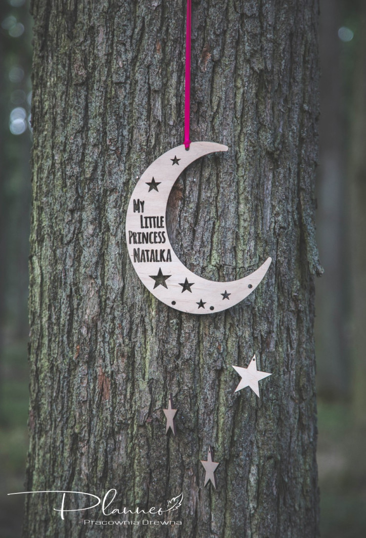 Drewniany księżyc z imieniem